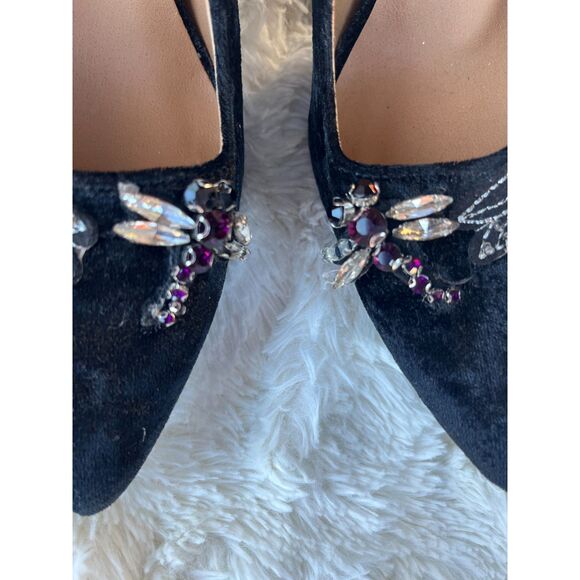 Qupid Black Velvet Closed-Toe Pump High Heels - Picture 5 of 8